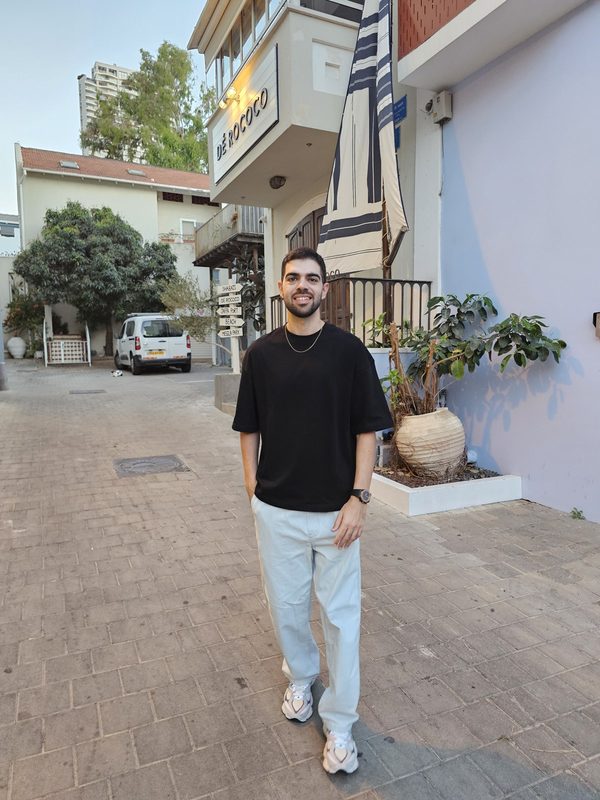 גל אהרונוביץ